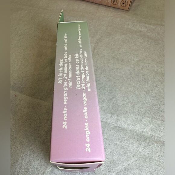 lottie london stay press'd - flower power Press On Nail Kit (24) - Picture 5 of 5